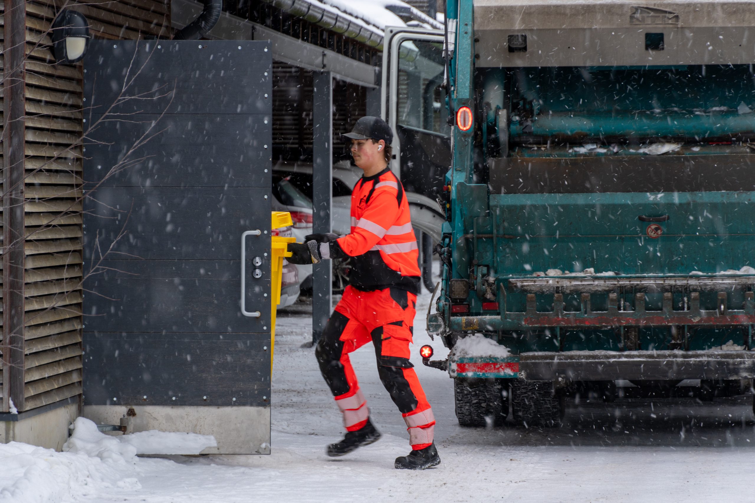 Posseen on vaikea päästä töihin, mutta Miro teki sen lomakkeen lähettämällä