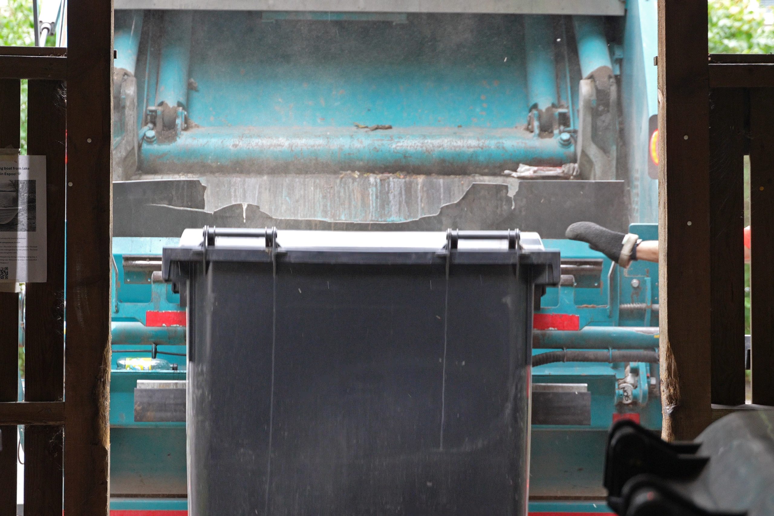 Visio ja arvot päätyi pakkariin